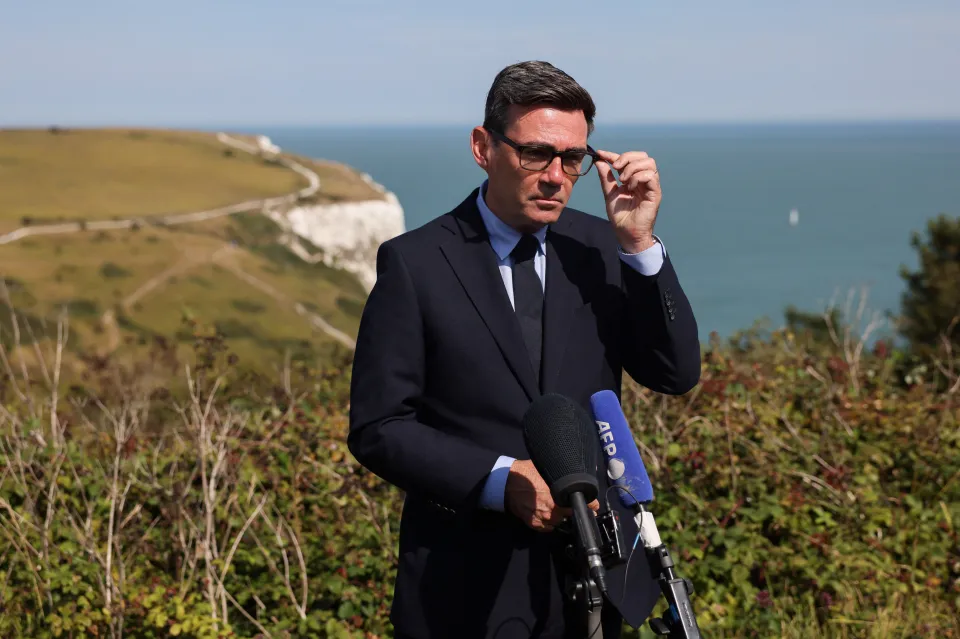 Britain and France clash over Reform's proposal for military intervention