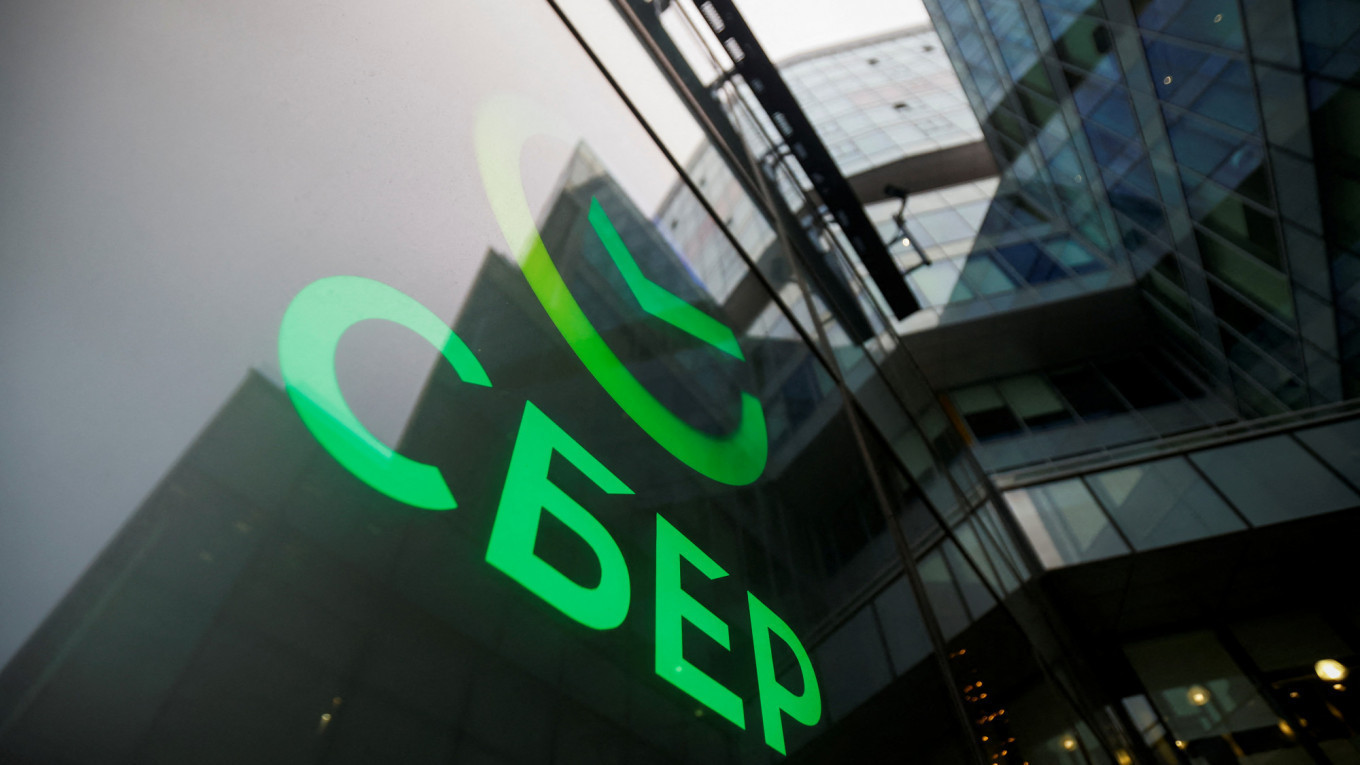 Russian banks lack liquidity to buy government bonds, Sberbank warns