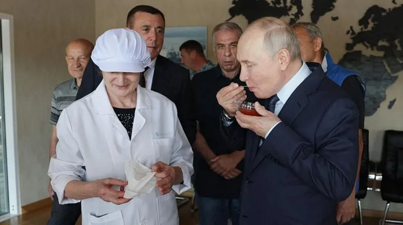 Putin’s Kuril visit condemned by Japan as ‘absolutely unacceptable’