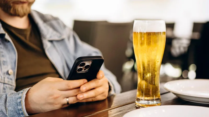 Wetherspoons Bans Speakerphone Calls and Loud Music in Pubs