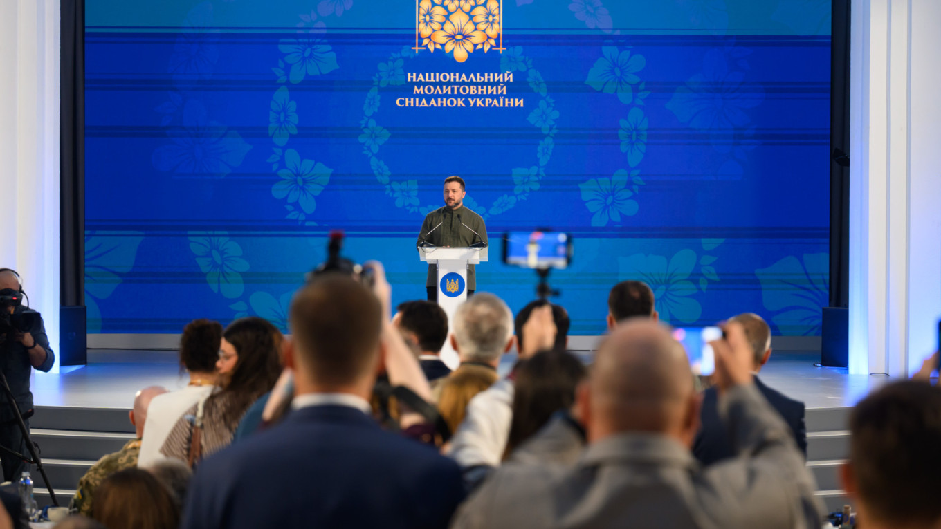 Zelensky Warns Putin Plans to Draft 300,000 Fresh Troops After Russian Elections