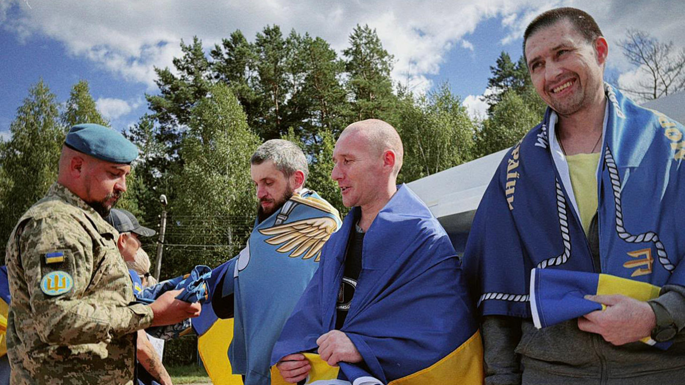 Russia and Ukraine exchange 10 prisoners each in Belarus-mediated swap