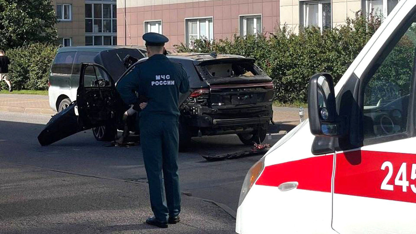 Car bomb kills Russian officer in St Petersburg suburb, reports say