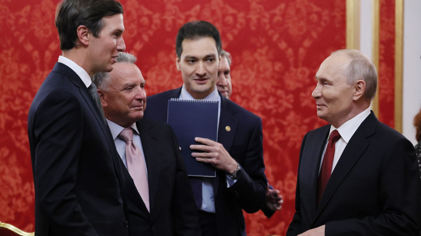 Putin holds 'highly useful' talks with US envoys but no breakthrough