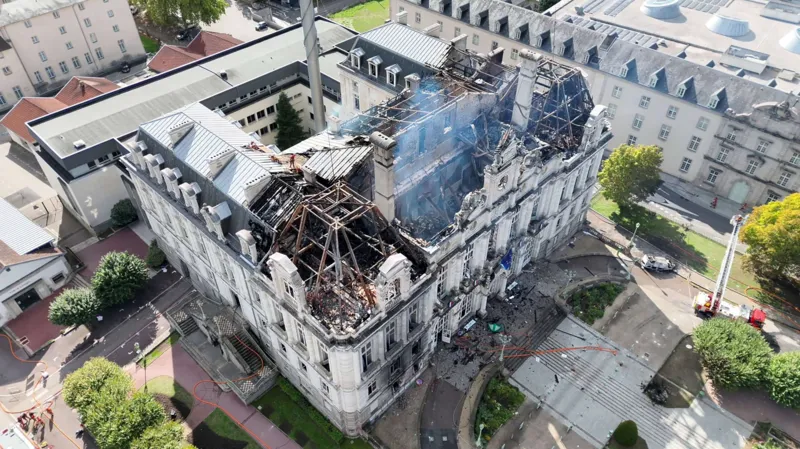 Far-left suspect held over Limoges city hall blaze